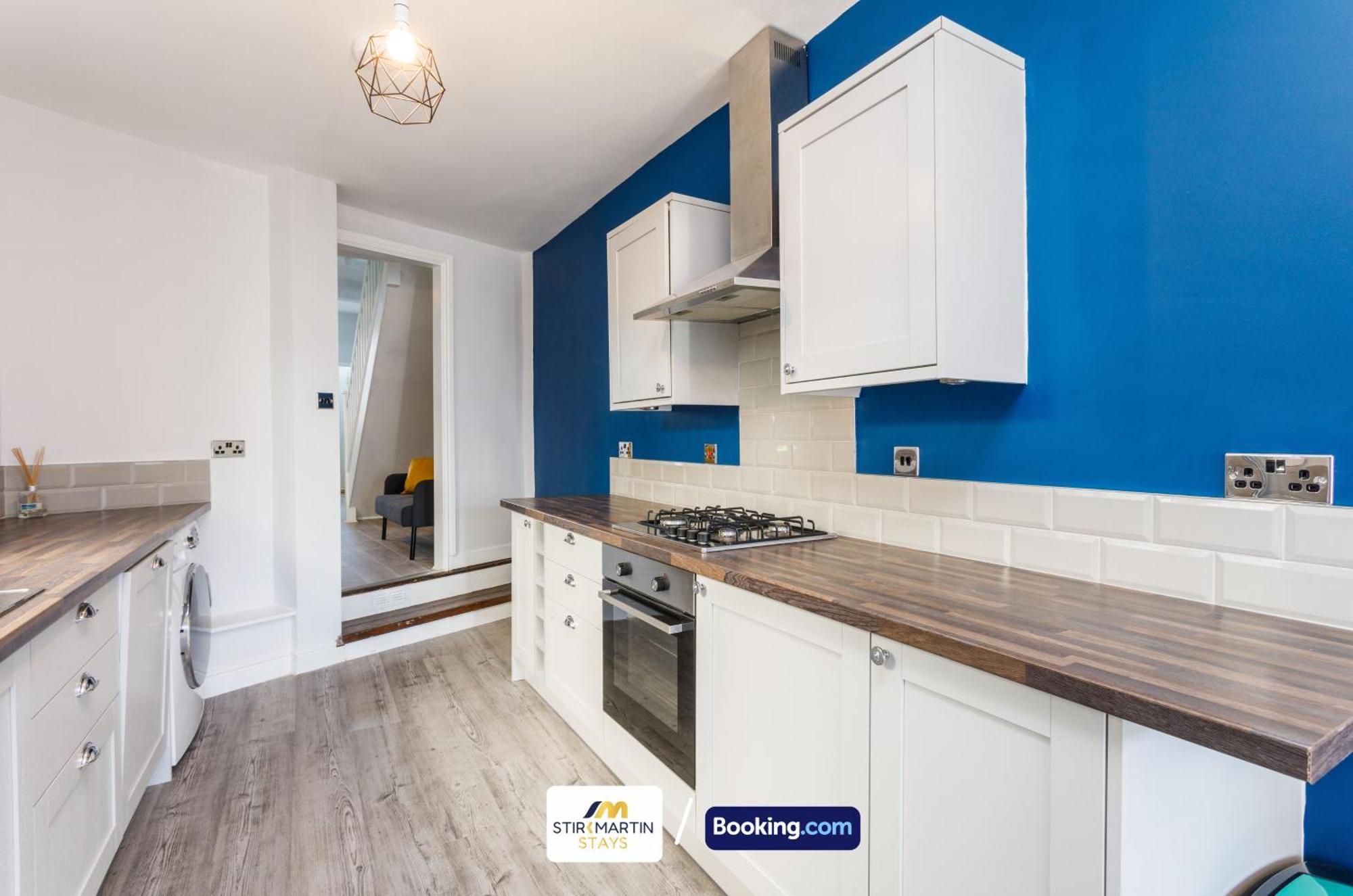 Comfy 3Bed House By Stirkmartin Stays Short Lets & Serviced Accommodation Cardiff With Free Parking & 8Mins To City Centre Esterno foto
