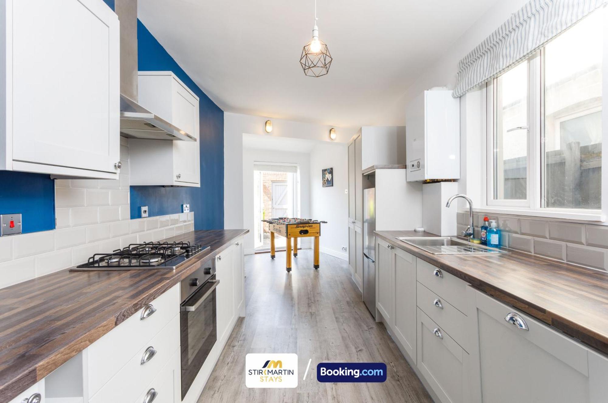 Comfy 3Bed House By Stirkmartin Stays Short Lets & Serviced Accommodation Cardiff With Free Parking & 8Mins To City Centre Esterno foto