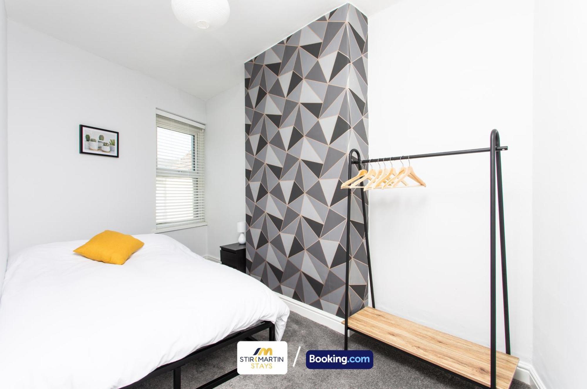 Comfy 3Bed House By Stirkmartin Stays Short Lets & Serviced Accommodation Cardiff With Free Parking & 8Mins To City Centre Esterno foto