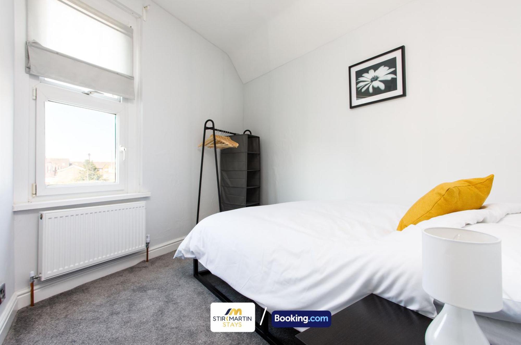 Comfy 3Bed House By Stirkmartin Stays Short Lets & Serviced Accommodation Cardiff With Free Parking & 8Mins To City Centre Esterno foto
