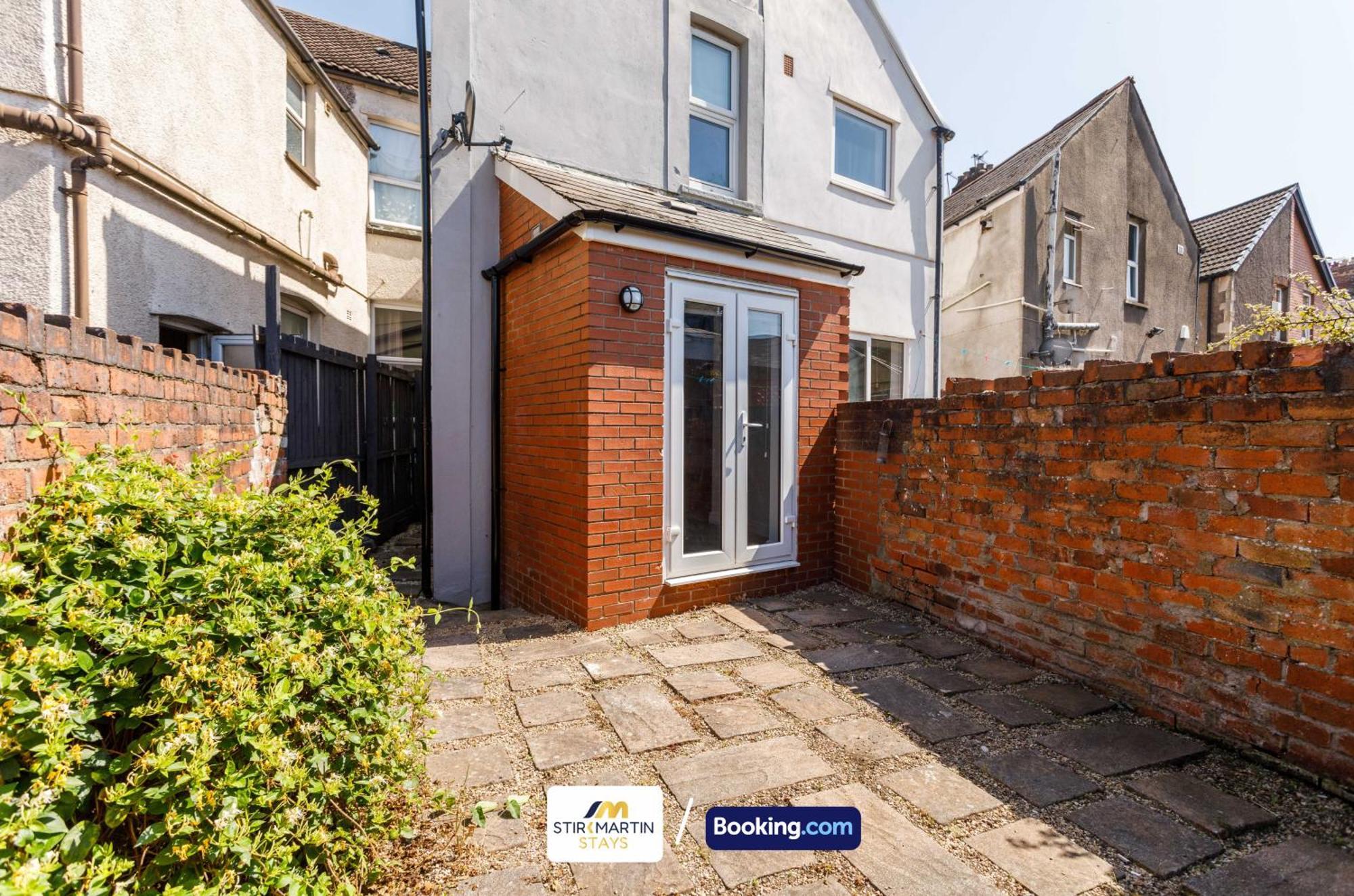 Comfy 3Bed House By Stirkmartin Stays Short Lets & Serviced Accommodation Cardiff With Free Parking & 8Mins To City Centre Esterno foto