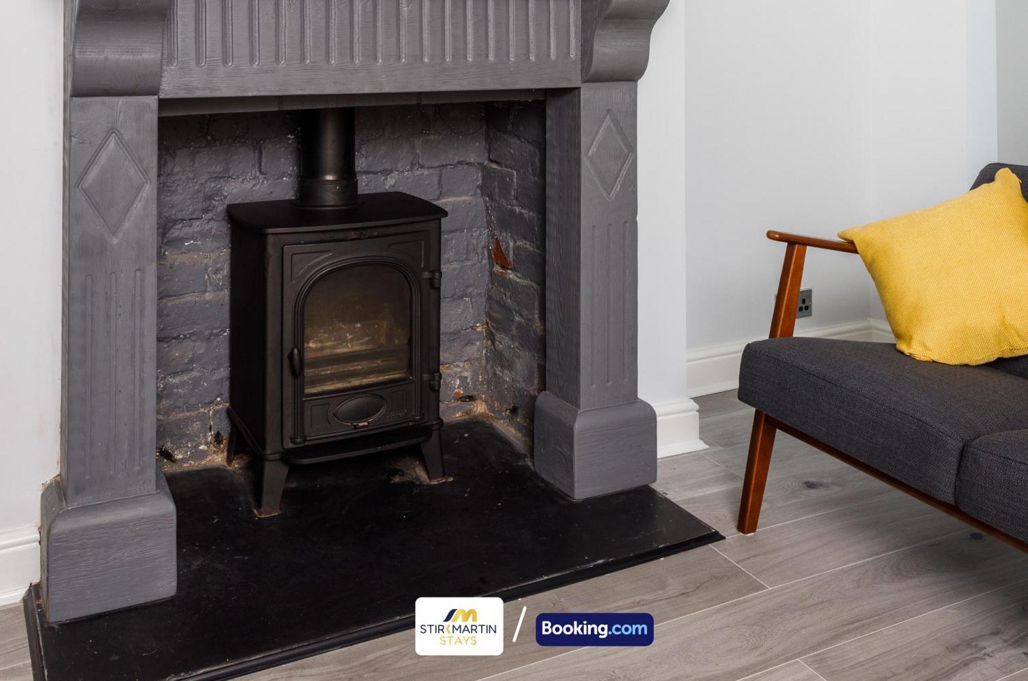 Comfy 3Bed House By Stirkmartin Stays Short Lets & Serviced Accommodation Cardiff With Free Parking & 8Mins To City Centre Esterno foto