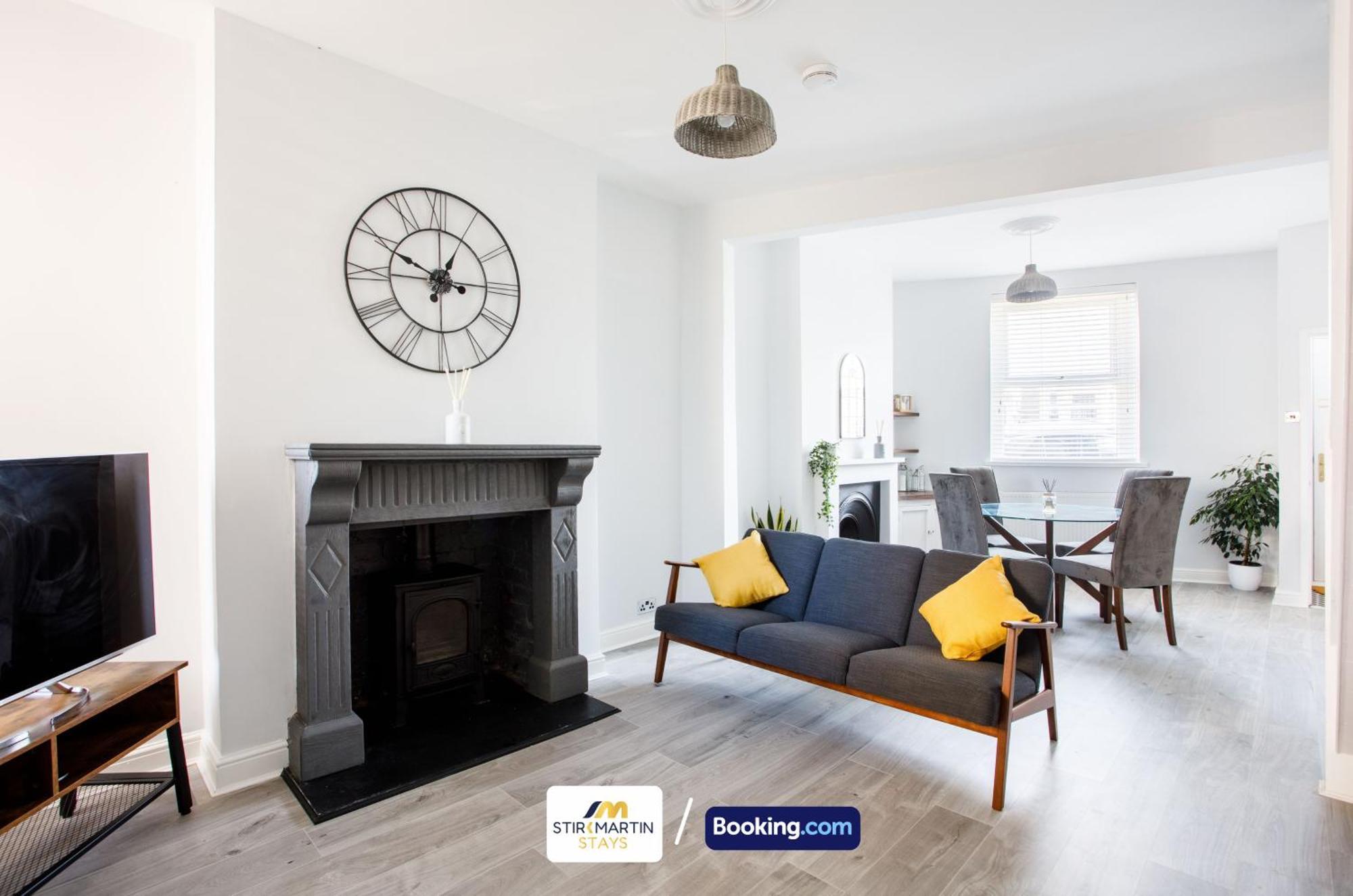 Comfy 3Bed House By Stirkmartin Stays Short Lets & Serviced Accommodation Cardiff With Free Parking & 8Mins To City Centre Esterno foto