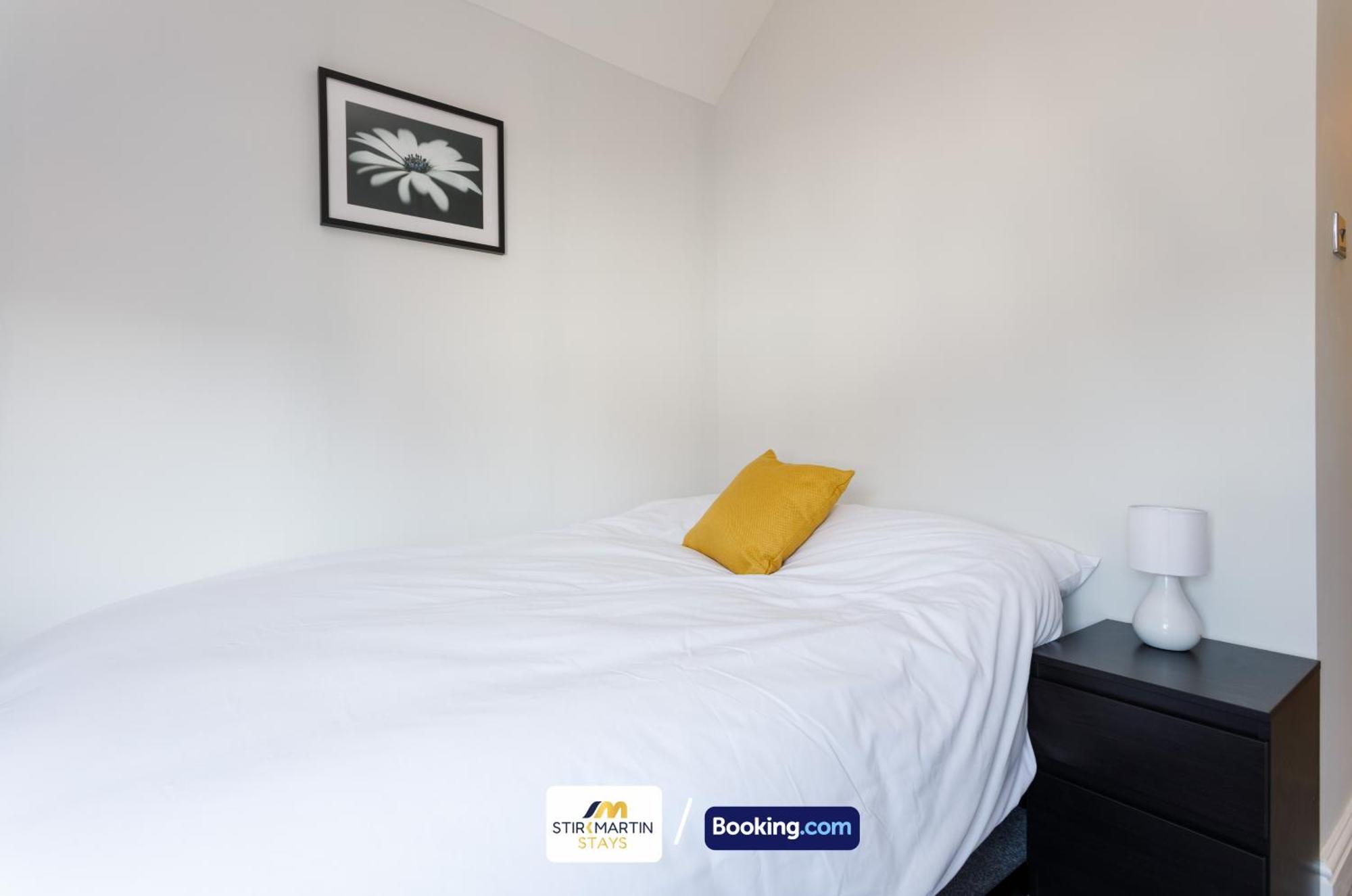 Comfy 3Bed House By Stirkmartin Stays Short Lets & Serviced Accommodation Cardiff With Free Parking & 8Mins To City Centre Esterno foto